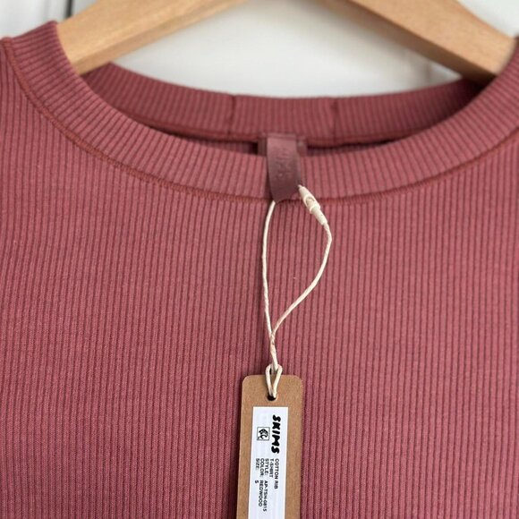 Skims Cotton Rib T-Shirt in Redwood, Size Small - Picture 8 of 8